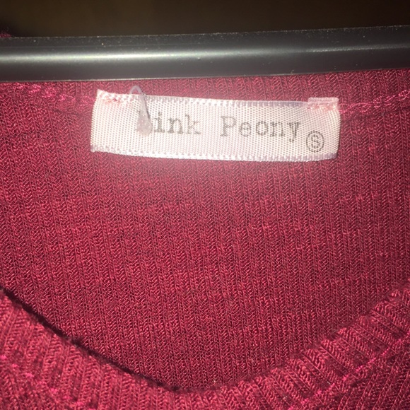 Maroon top with lose sleeves - Picture 3 of 3